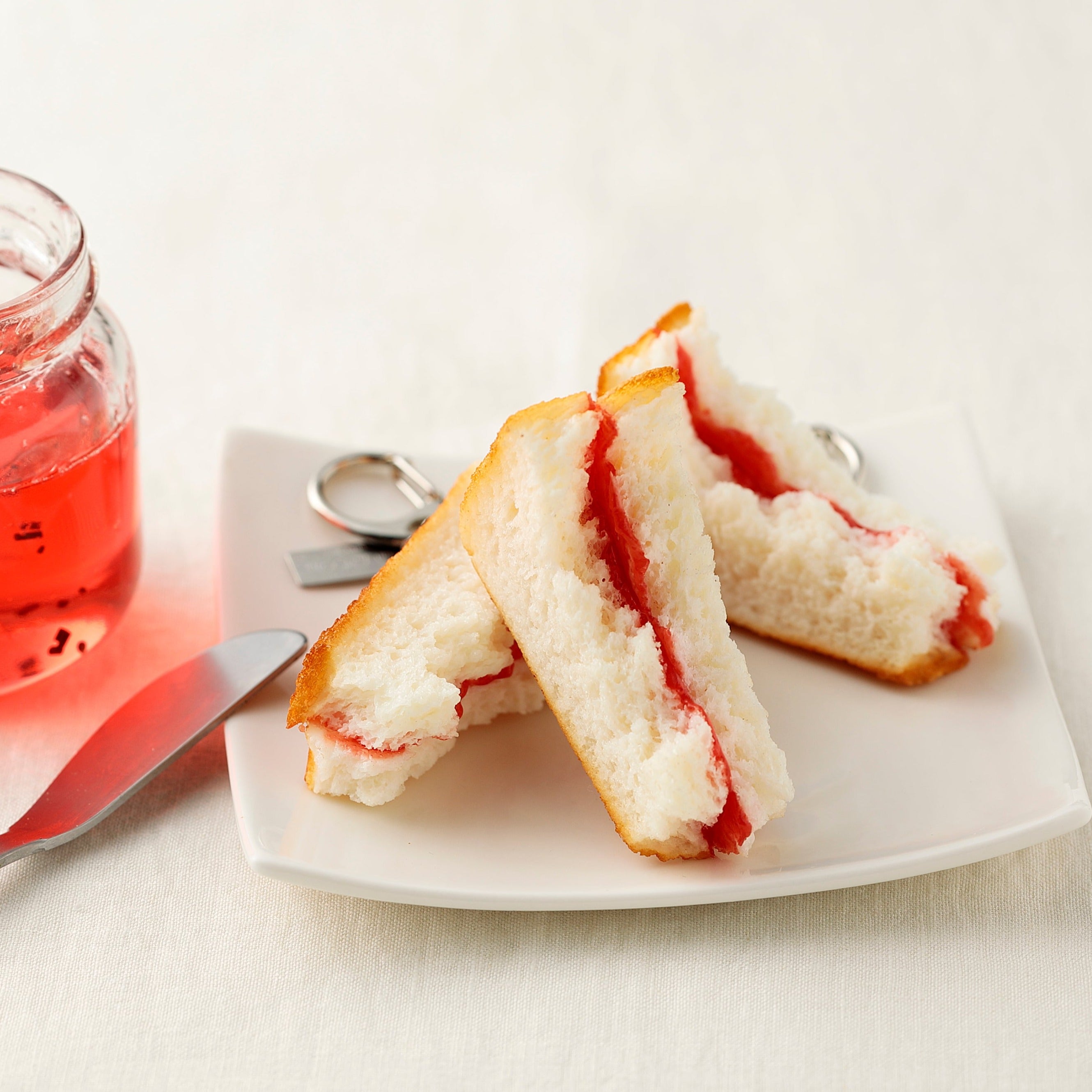 Keyring jam sandwich crust