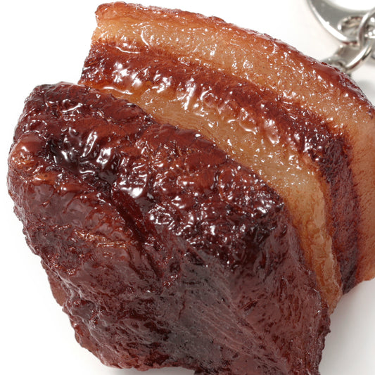 これは元祖食品サンプル屋「キーリング 角煮」のアップの商品画像です。