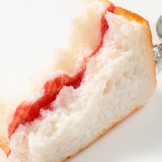 これは元祖食品サンプル屋の「キーリング ジャムサンド耳」の商品アップ画像です。