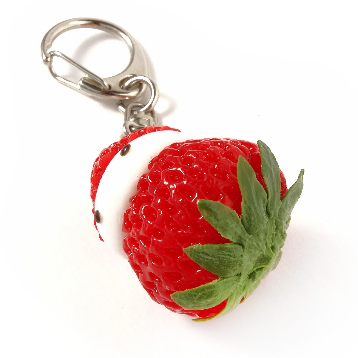 これは元祖食品サンプル屋【クリスマス限定】キーリング サンタクロースイチゴの商品写真の裏カットです。