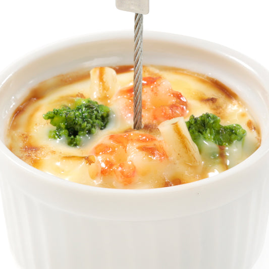 これは元祖食品サンプル屋の「グラタン クリップ」の商品アップ画像です。