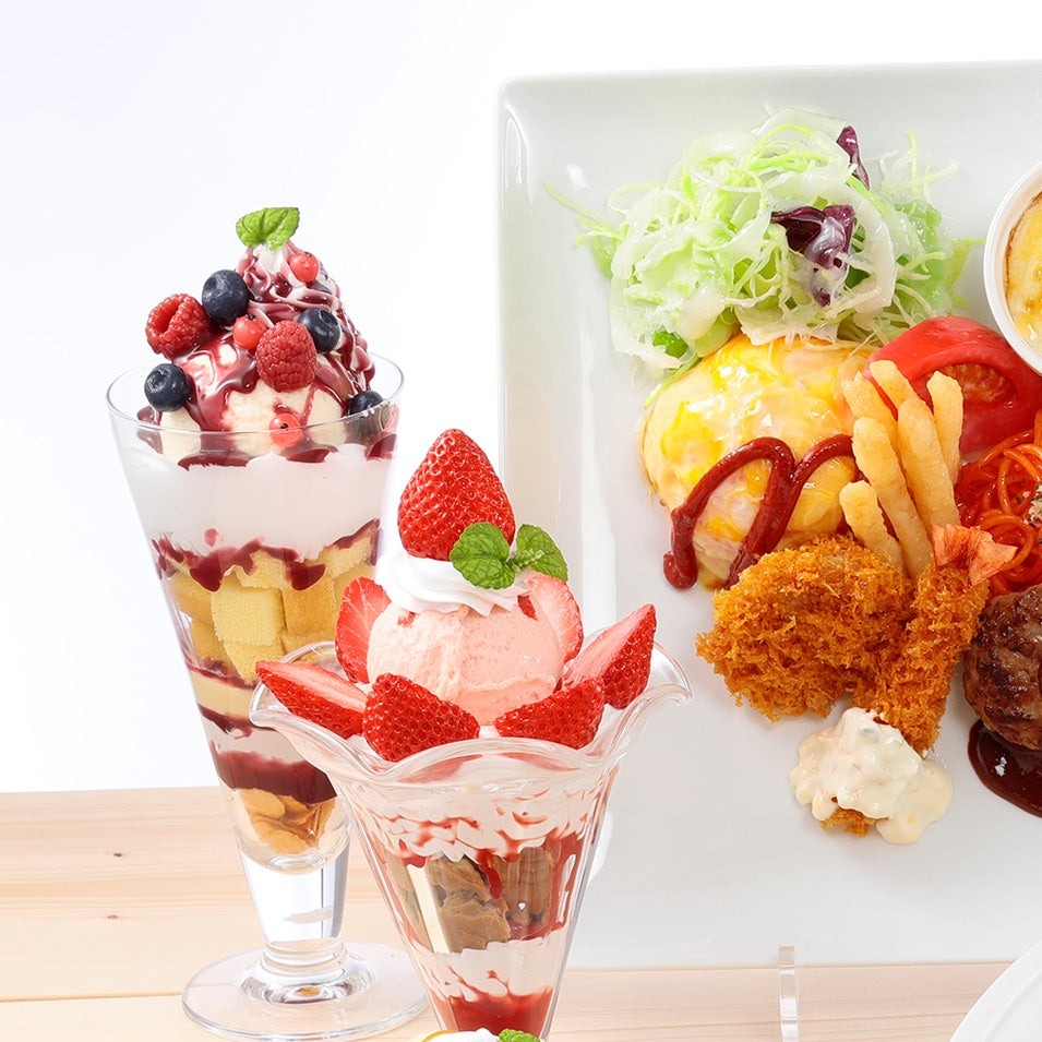 オリジナル食品サンプル「ベリーパフェ」のイメージ画像です。