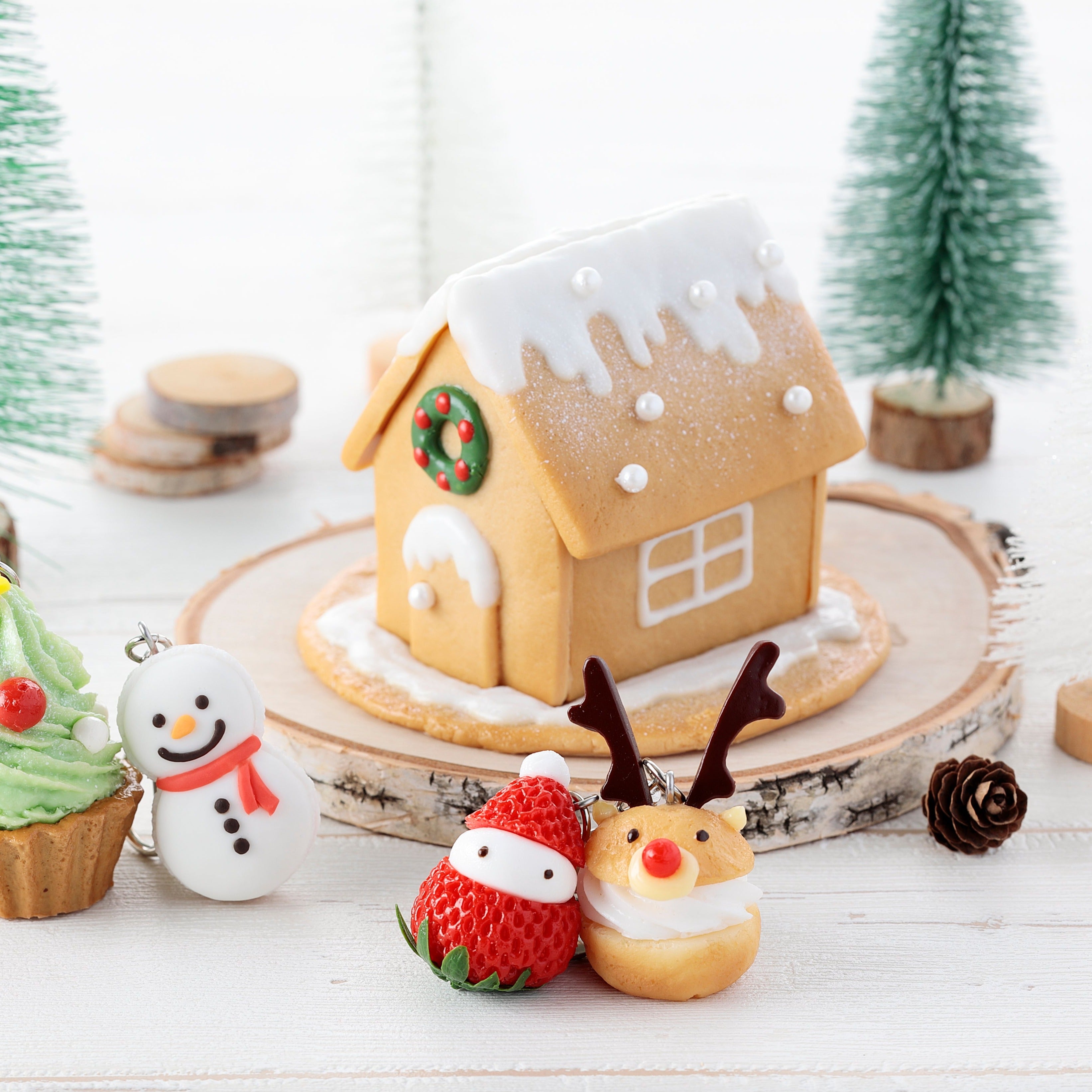 【クリスマス限定】キーリング サンタクロースイチゴ