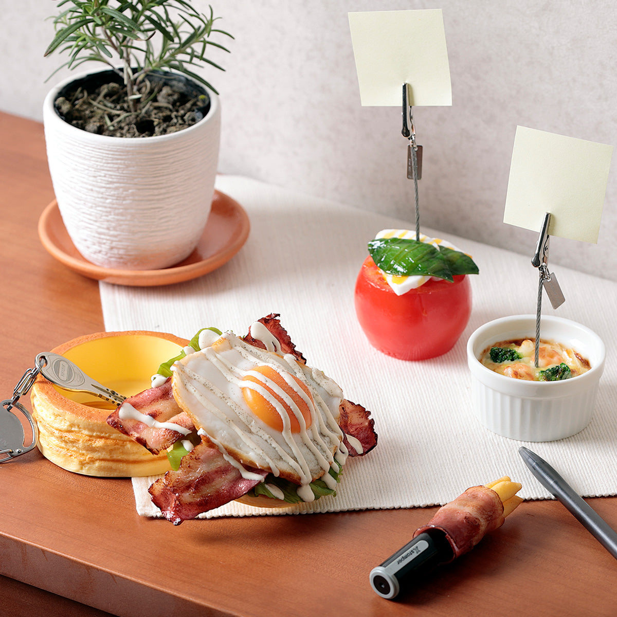 ベーコンエッグパンケーキ小物入れ