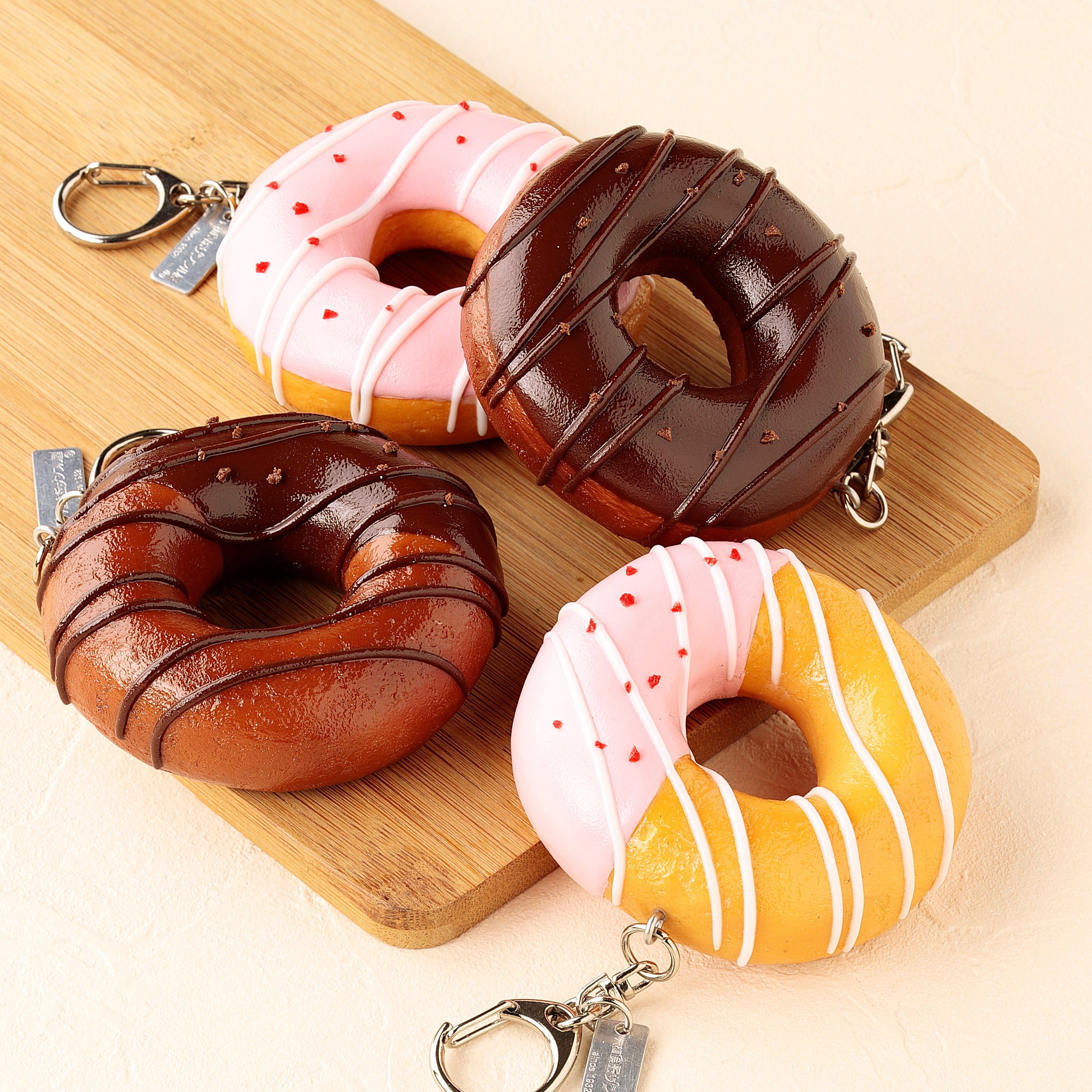 [Food Sample Day Limited] Chocolate-Dipped Donut Keyring (4 variations)