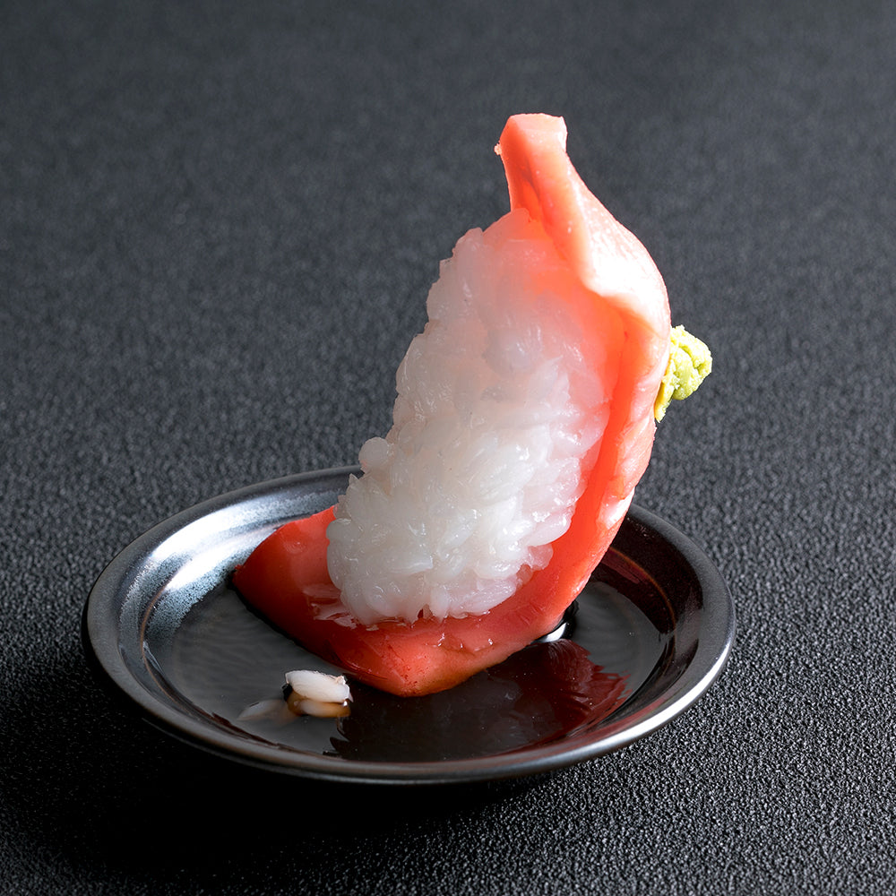 これは元祖食品サンプル屋の「つまみ寿司 中トロ」の商品イメージ画像です。