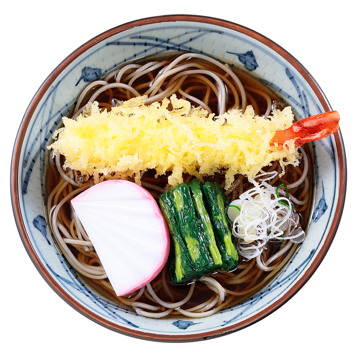 オリジナル食品サンプル「天ぷらそば」の商品画像です。海老天、蒲鉾、ほうれん草、ネギがのっています。