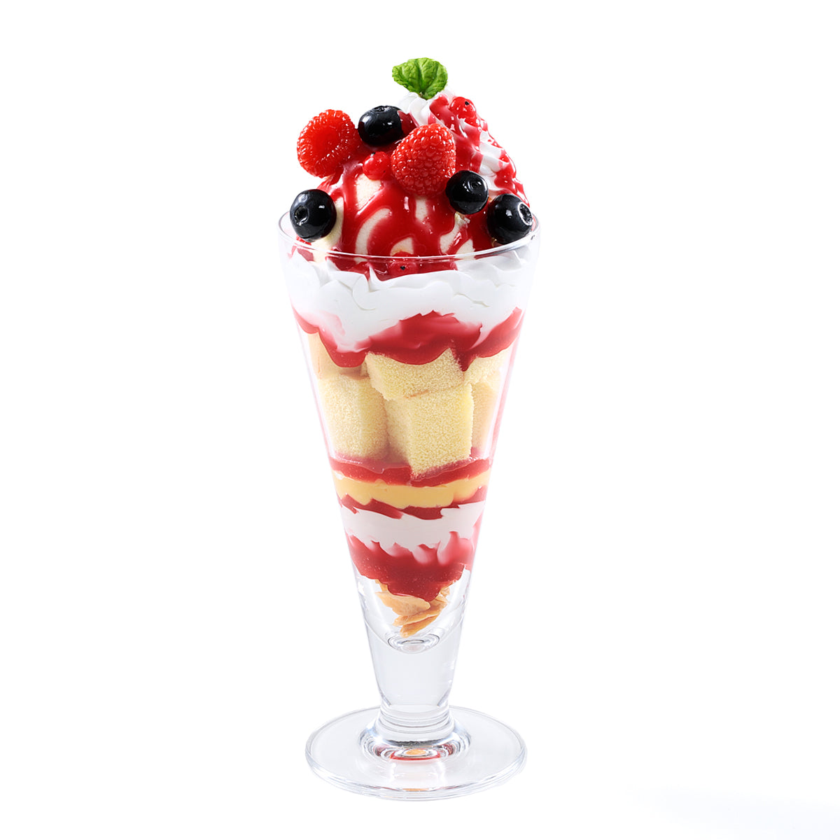 オリジナル食品サンプル「ベリーパフェ」の商品画像です。(英語表記)Berry parfait