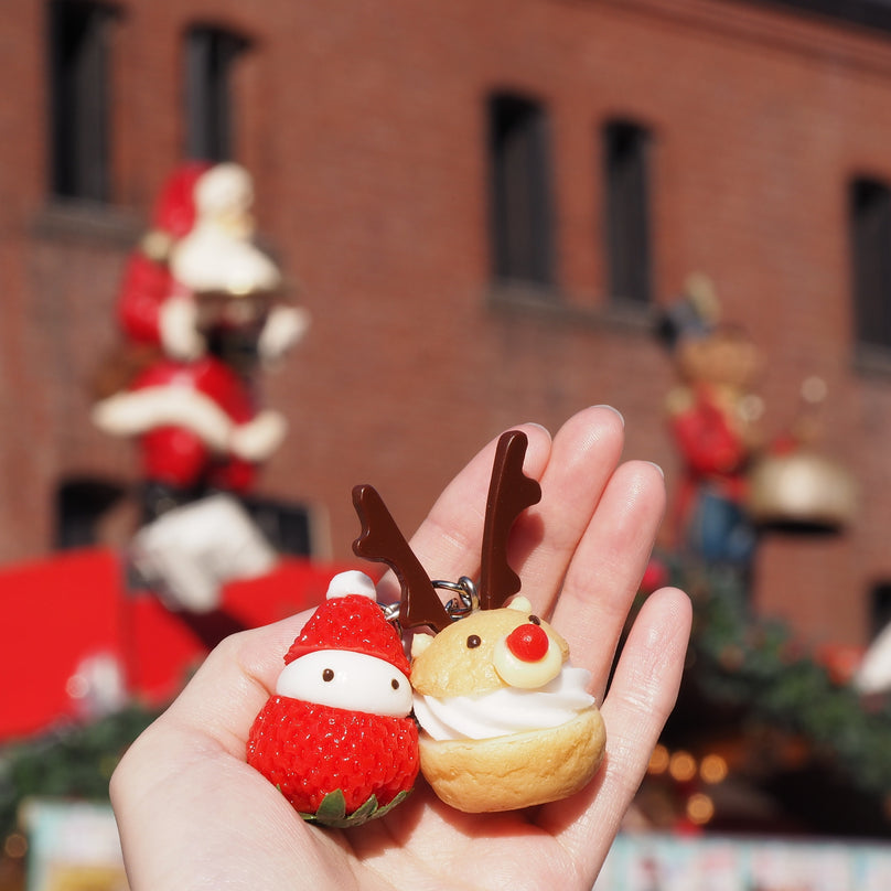 これは元祖食品サンプル屋【クリスマス限定】キーリング　サンタクロースイチゴのイメージ写真です。