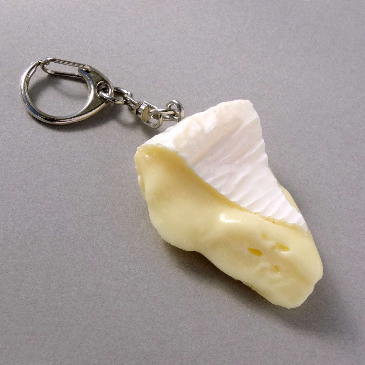 食品サンプル(IWASAKI)「カマンベールチーズのキーリング(キーホルダー