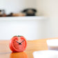 これは元祖食品サンプル屋「Replica Food Clock  トマト」のテーブルの上に置いたイメージ写真です。