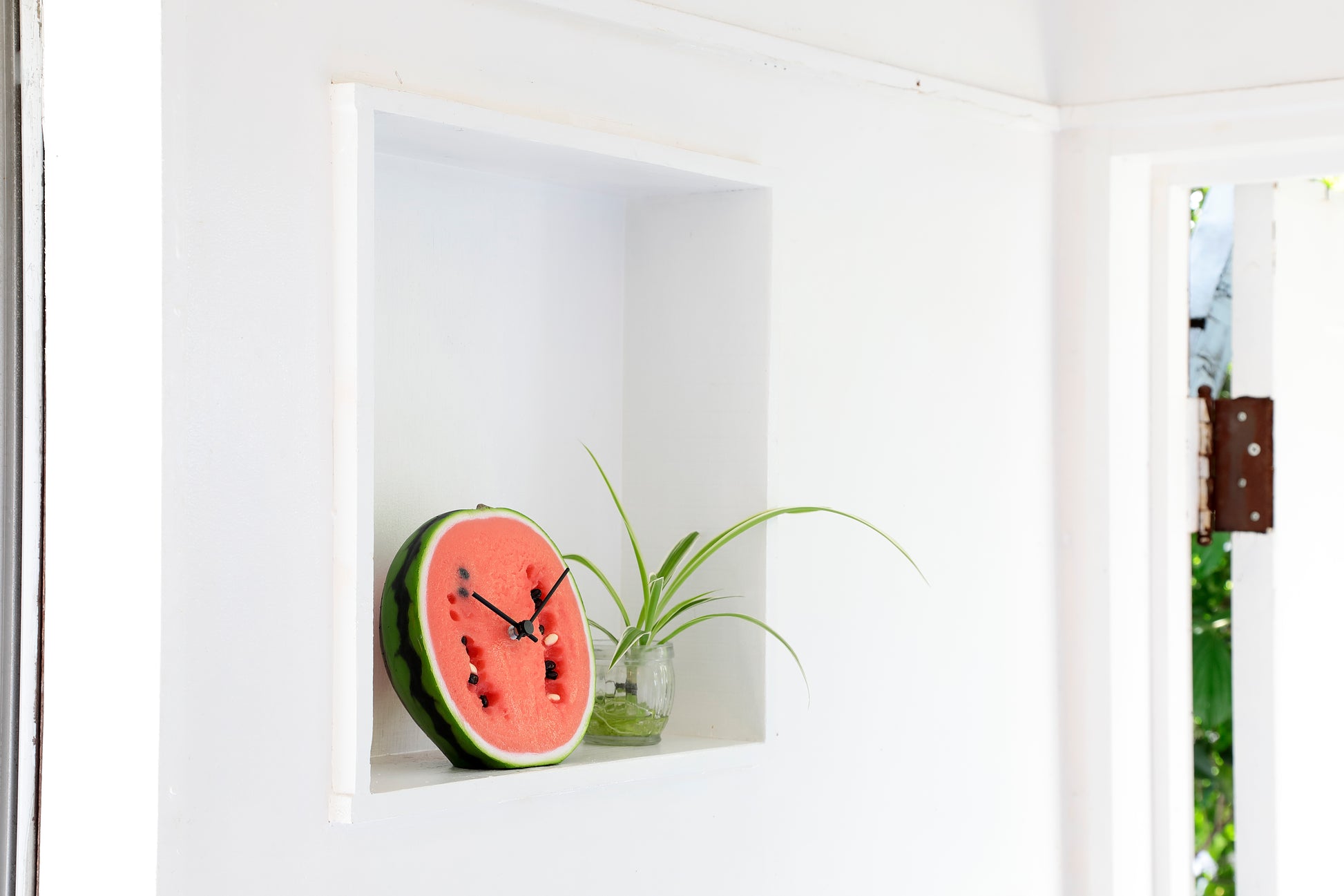 これは元祖食品サンプル屋「Replica Food Clock スイカ 」の玄関に置いたイメージ写真です。