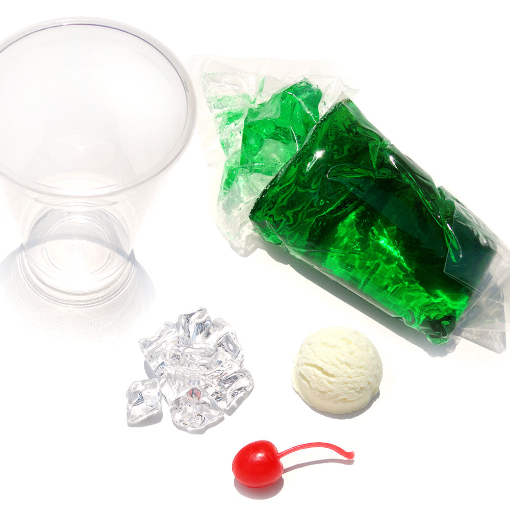 これは自分でつくる食品サンプルキット「さんぷるん ドリンクVol.1 メロンフロート」の内容物写真です。